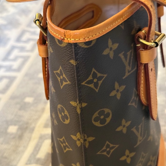 Vintage Louis Vuitton PM Monogram Bucket Bag - Picture 4 of 16
